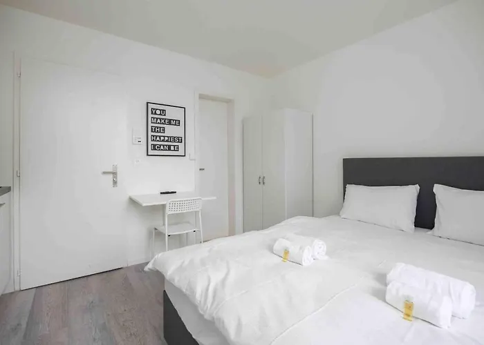 Daire Urban Oasis With Queen Bed And View Be-22