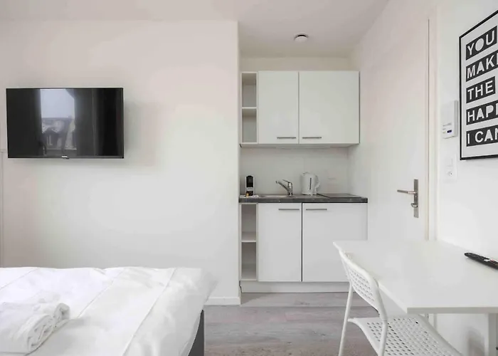 Urban Oasis With Queen Bed And View Be-22 *