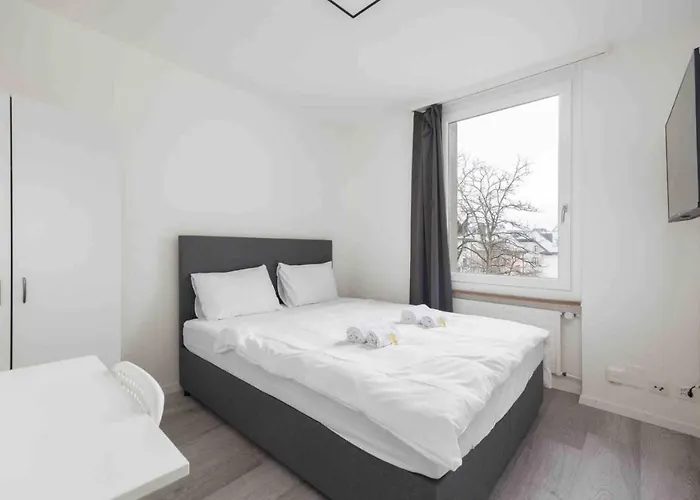 Lejlighed Urban Oasis With Queen Bed And View Be-22